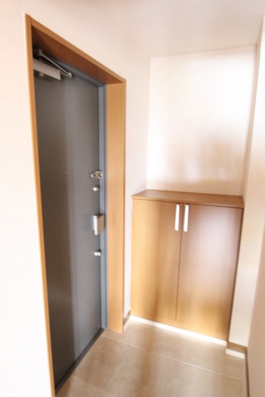 玄関　※別部屋の写真です