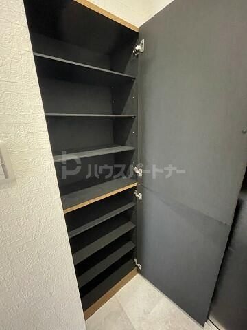 玄関　別部屋　リフォーム参考画像です
