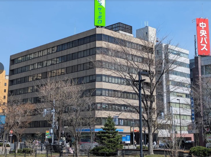 病院　社会医療法人社団カレスサッポロカレス記念病院（病院）まで149m