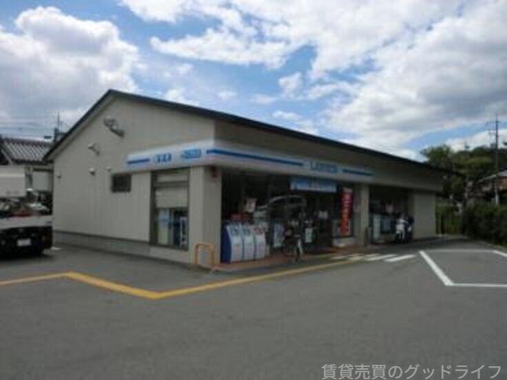 コンビニ　ローソン太秦蜂岡町店（コンビニ）まで587m