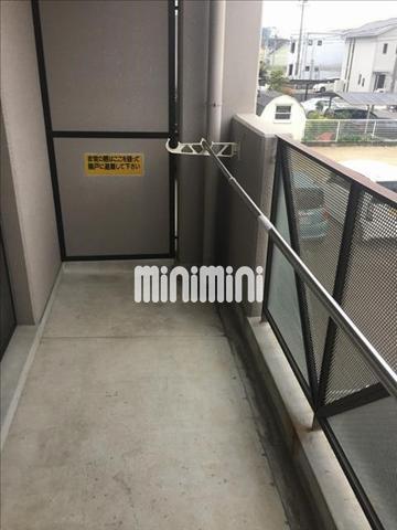 バルコニー　日当たり良好な南向きのベランダです