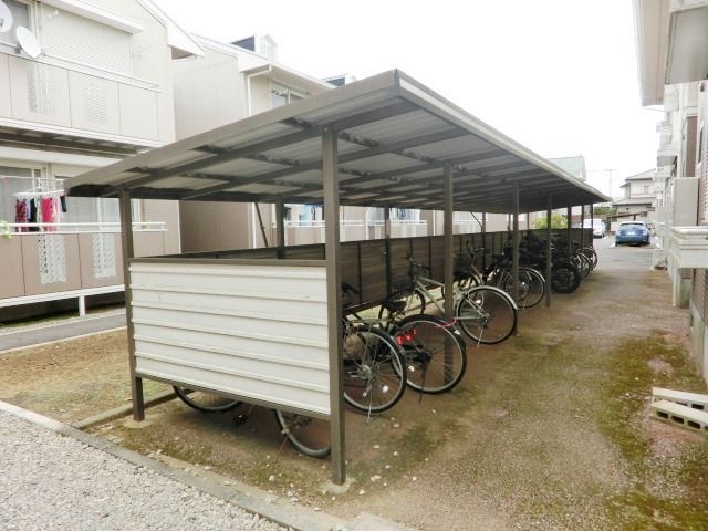 その他共有部分　屋根付き駐輪場。