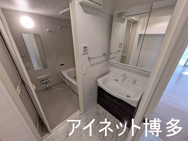 洗面設備　朝の身支度はこちらでばっちりです