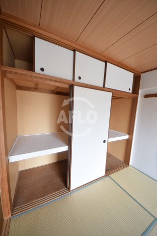 収納　グラン・ピア天王寺　押入れ