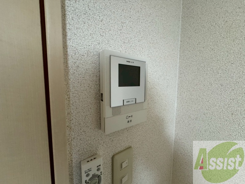 セキュリティ　ＴＶモニター付インターホンです。来客者の顔が見えるので安心！