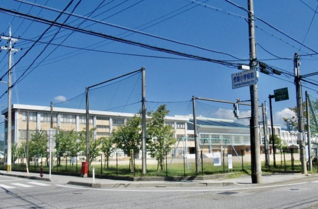 小学校　長浜市立虎姫学園（小学校）（小学校）まで200m