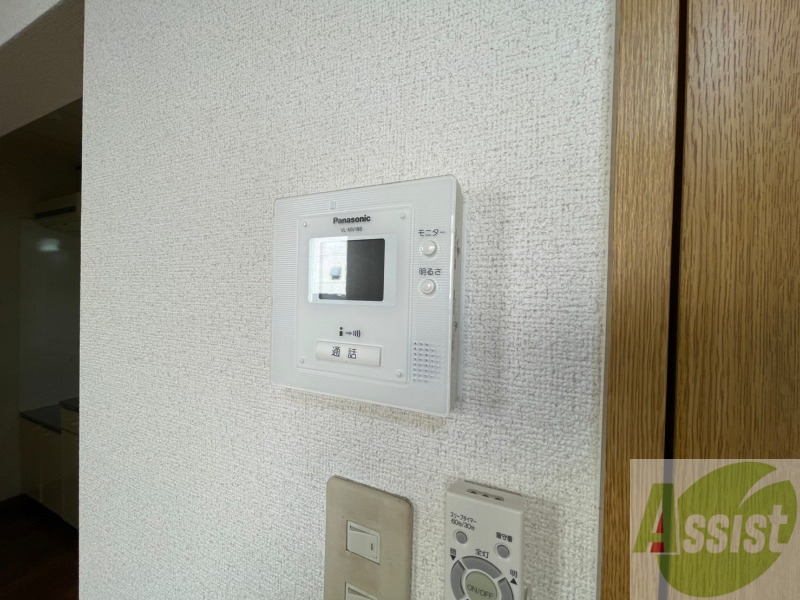 セキュリティ　ＴＶモニター付インターホンです。来客者の顔が見えるので安心！