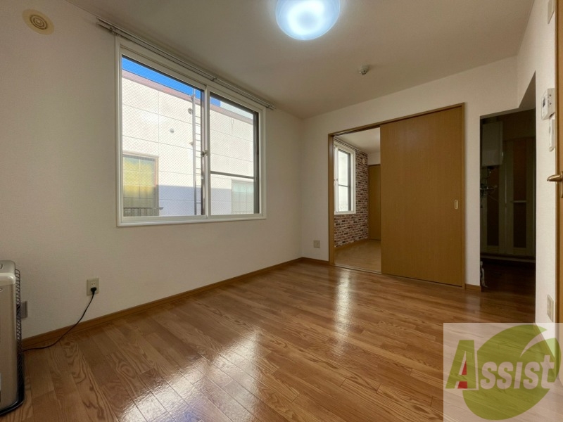 居室・リビング　明るいお部屋は気持ちよく過ごせそうですね。