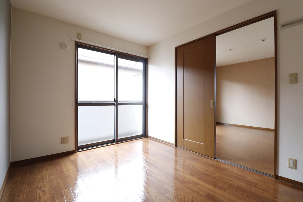 その他部屋・スペース　LDK隣の6帖の洋室です♪