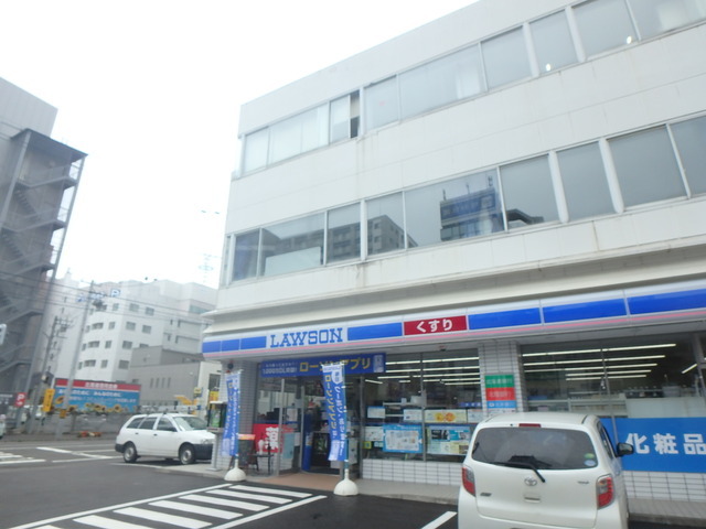コンビニ　ローソン札幌北10条店（コンビニ）まで218m