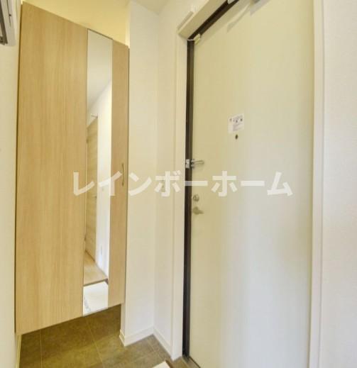 玄関　収納もある玄関です