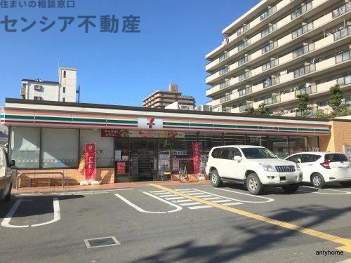 コンビニ　セブンイレブン大阪友渕町3丁目店（コンビニ）まで286m