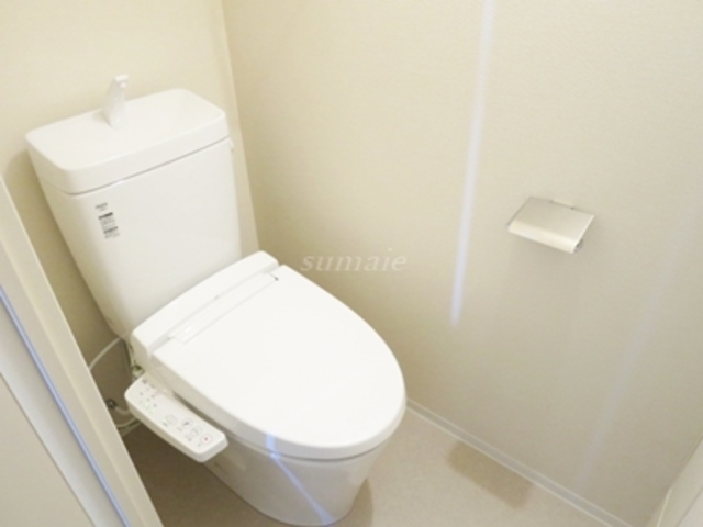 トイレ　温水洗浄便座付トイレです☆