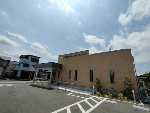 病院　東岩槻ファミリークリニック（病院）まで492m