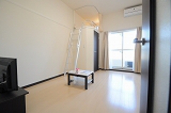 居室・リビング　※別部屋の写真です