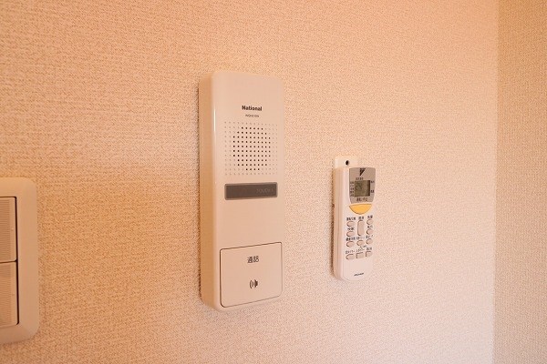 セキュリティ　玄関インターホンです。