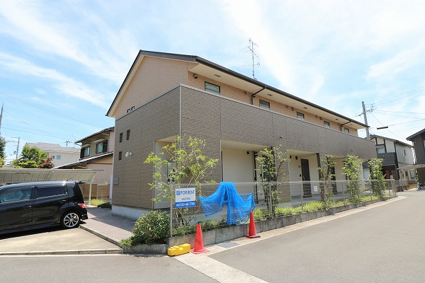 建物外観　JR太秦駅から徒歩13分のマンションです。