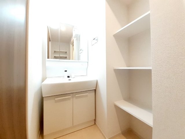 洗面設備　※写真は同型タイプイメージになります。