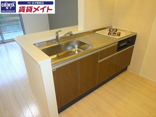 キッチン　同型タイプの写真です