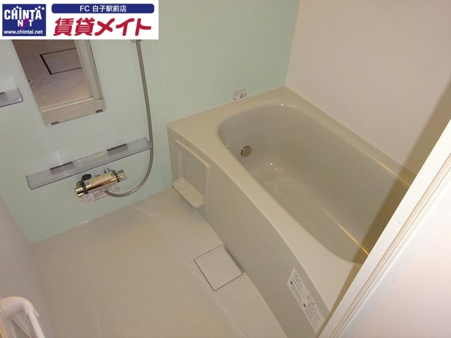 バス・シャワールーム　同型タイプの写真です