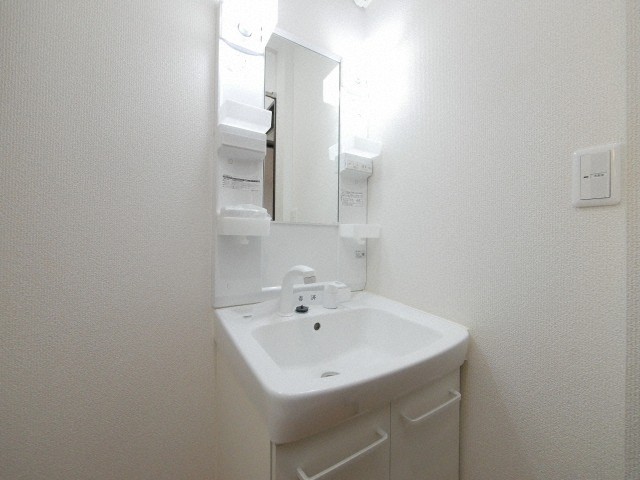 洗面設備　違う号室のお写真となります。
