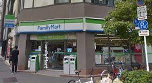 コンビニ　ファミリーマート 丸の内二丁目店（コンビニ）まで68m