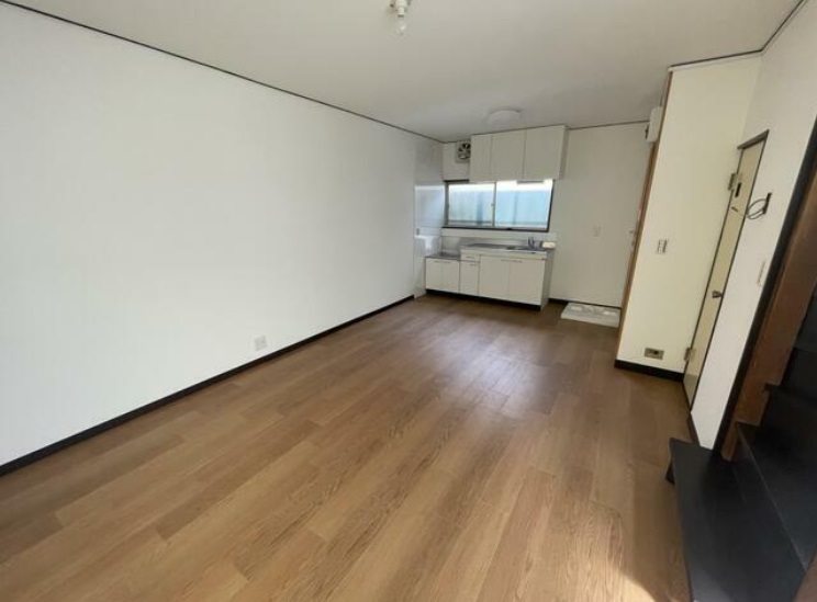 成田東3丁目戸建 Bの居間写真