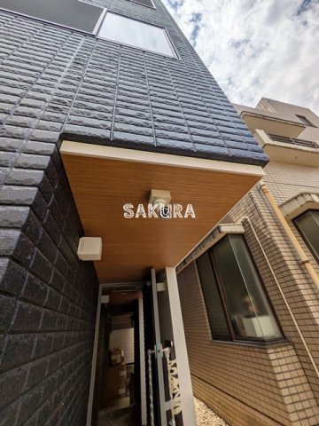 エントランス　お洒落な建物デザイン♪