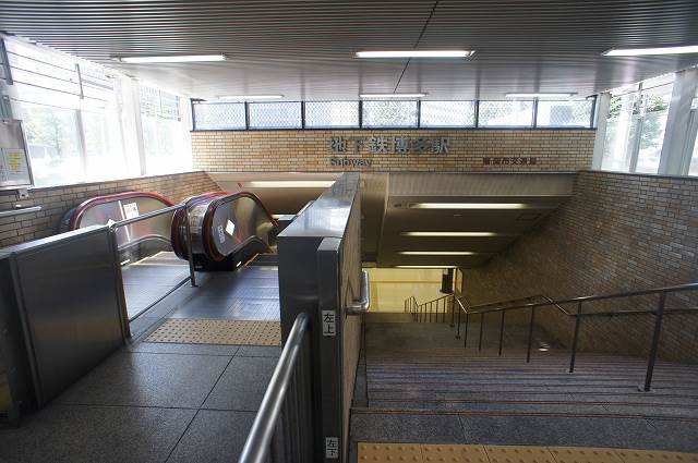 ショッピングセンター　博多駅地下街（ショッピングセンター）まで693m