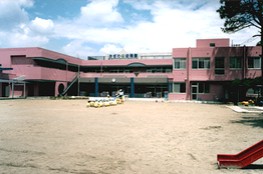 幼稚園・保育園　谷塚おざわ幼稚園（幼稚園・保育園）まで327m