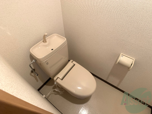 トイレ　こちらはトイレです。清潔感があり、安心して使用できます。