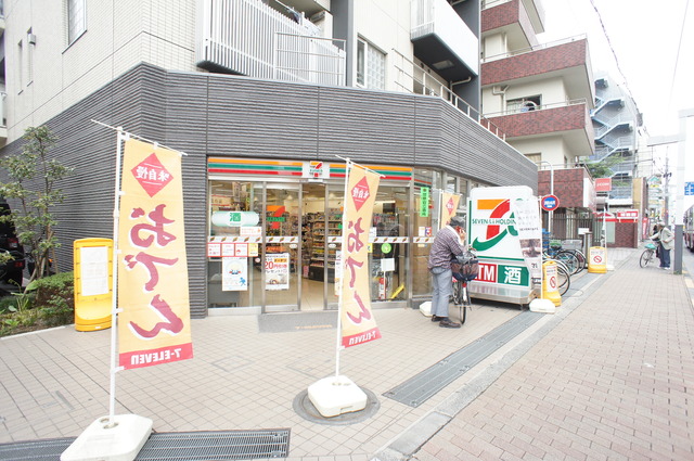 コンビニ　セブンイレブン調布駅北口店（コンビニ）まで374m
