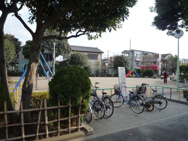 公園　区立篠崎４丁目児童遊園（公園）まで250m