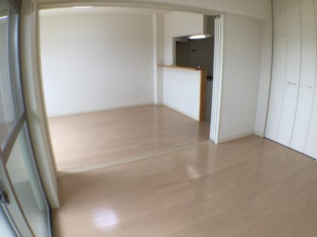 TースクエアIIの居間写真
