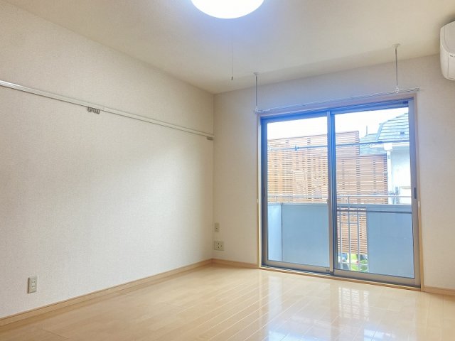 サンノーブルの居間写真