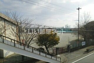 小学校　松阪市立幸小学校（小学校）まで281m