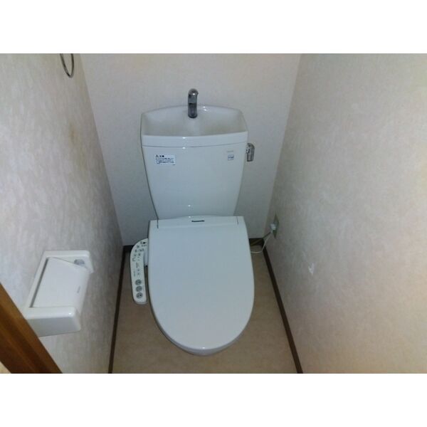 ＪＲ信越本線 亀田駅 徒歩5分 3階建 築22年のトイレ写真