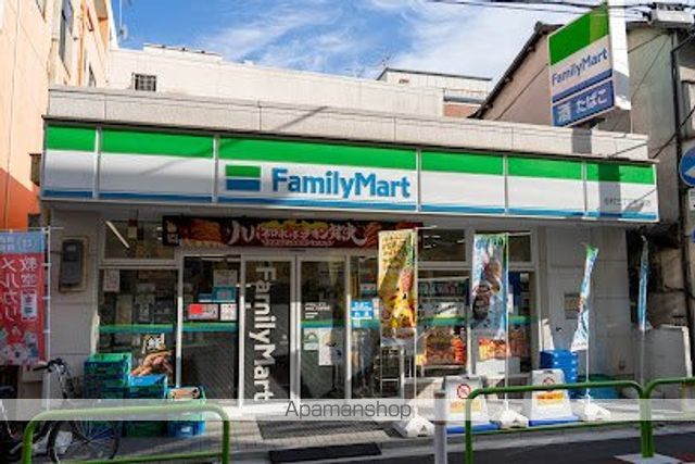 コンビニ　ファミリーマート志村三丁目駅前店（コンビニ）まで134m