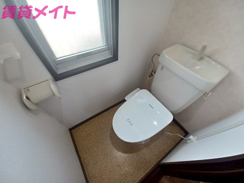 トイレ　同型参考写真