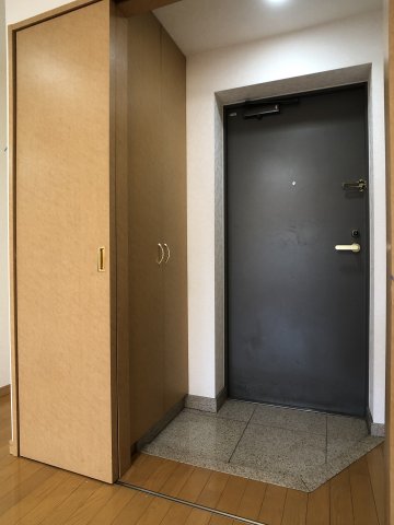 東京メトロ東西線 早稲田駅 徒歩3分 5階建 築21年の玄関写真