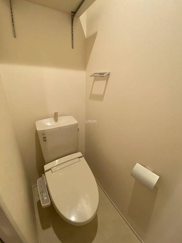 京阪宇治線 観月橋駅 徒歩8分 3階建 築9年のトイレ写真