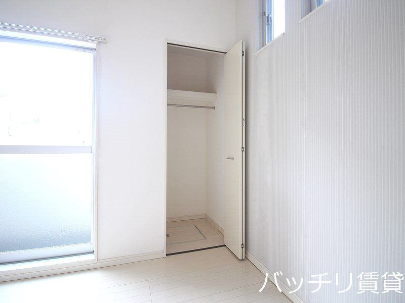 収納　別号室タイプの為、現状を優先致します。
