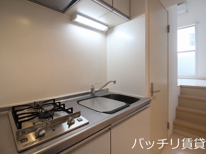 キッチン　別号室タイプの為、現状を優先致します。