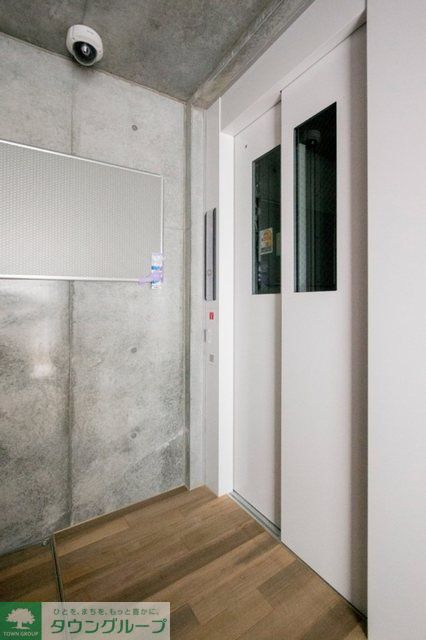 ロビー　写真は同タイプ住戸です。