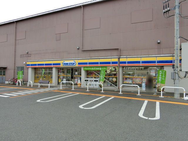 コンビニ　ミニストップ八千代大和田新田店（コンビニ）まで400m