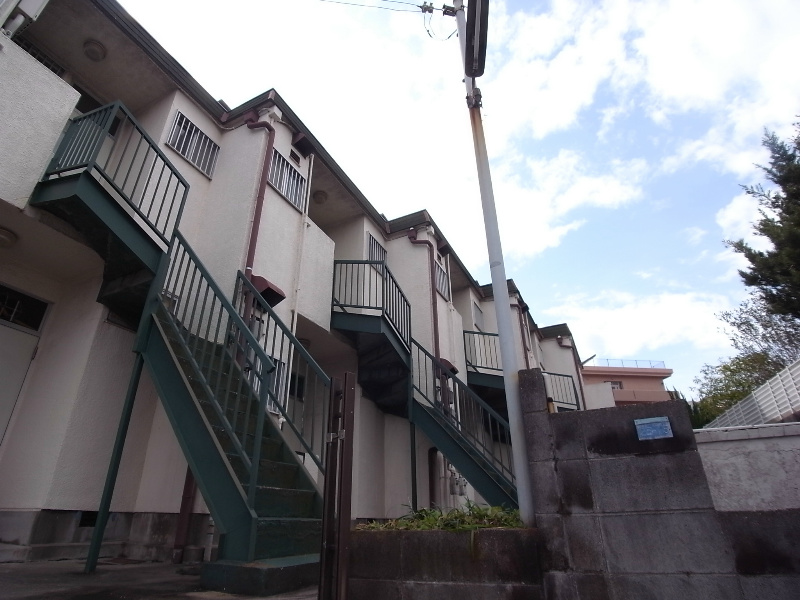 神戸市垂水区塩屋町のアパートの建物外観