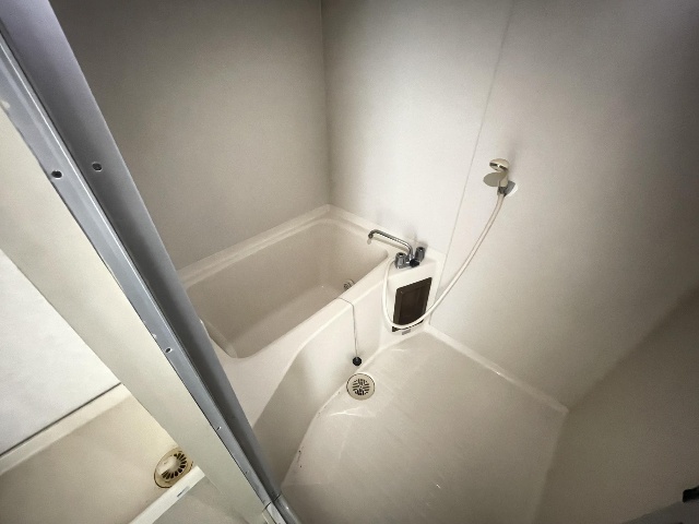 バス・シャワールーム　清潔なバスルーム