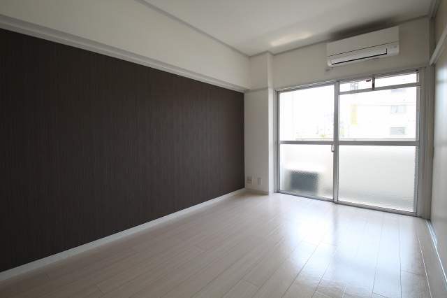 居室・リビング　別号室の写真