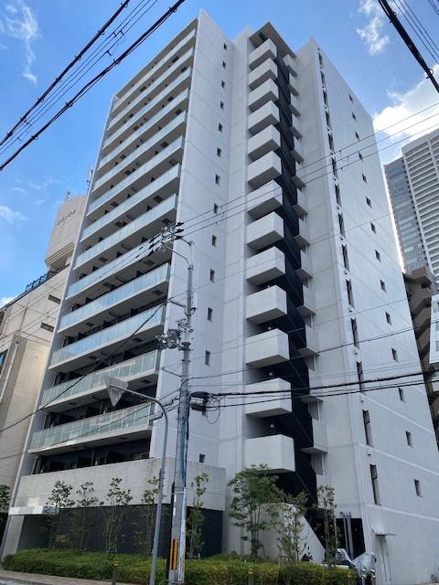 建物外観　15階建ての堂々としたデザイナーズマンション