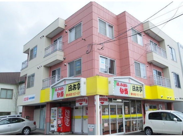 札幌市白石区東札幌一条のマンションの建物外観